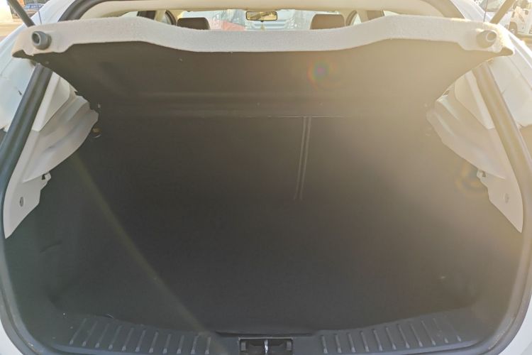 福特 福克斯 2012款 两厢 1.6L 手动风尚型局部细节23