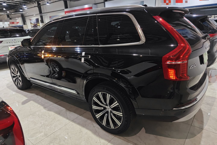 沃尔沃XC90 2022款 B6 智逸豪华版 7座车身外观4