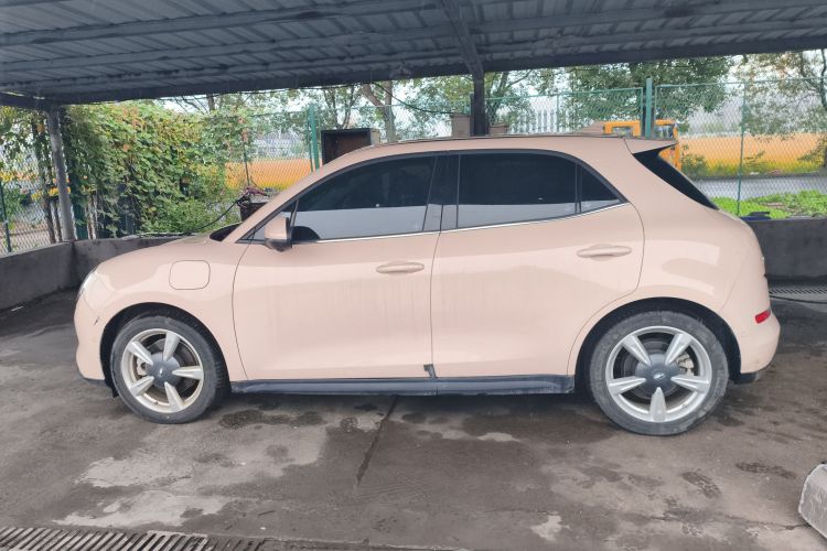 欧拉好猫 2023款 401km标准续航 尊贵型 磷酸铁锂车身外观4