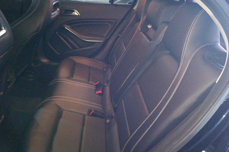 奔驰GLA 2018款 GLA 200 动感型中控内饰7004