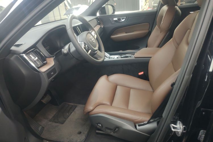 沃尔沃XC60 2024款 B5 四驱智远豪华版中控内饰19