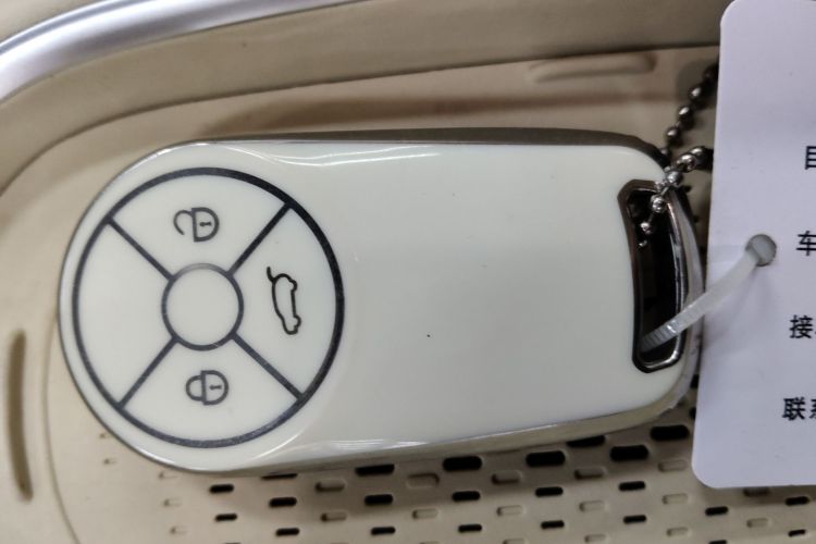 欧拉好猫 2023款 401km标准续航 尊荣型 磷酸铁锂中控内饰7001