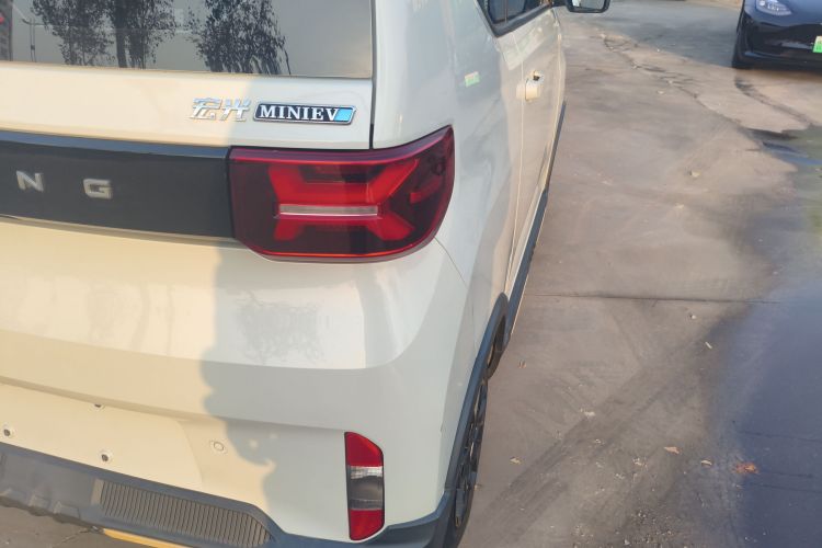 五菱汽车 宏光MINIEV 2022款 GAMEBOY 200km 玩咖款 磷酸铁锂车身外观9