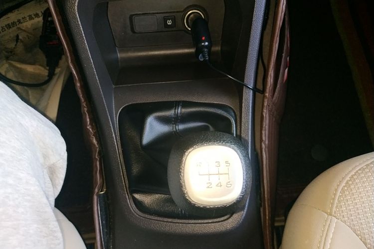 五菱汽车 五菱宏光 2021款 1.5L S标准型LAR中控内饰18