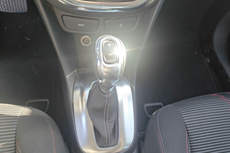 别克 昂科拉 2015款 1.4T 自动两驱都市精英型中控内饰18