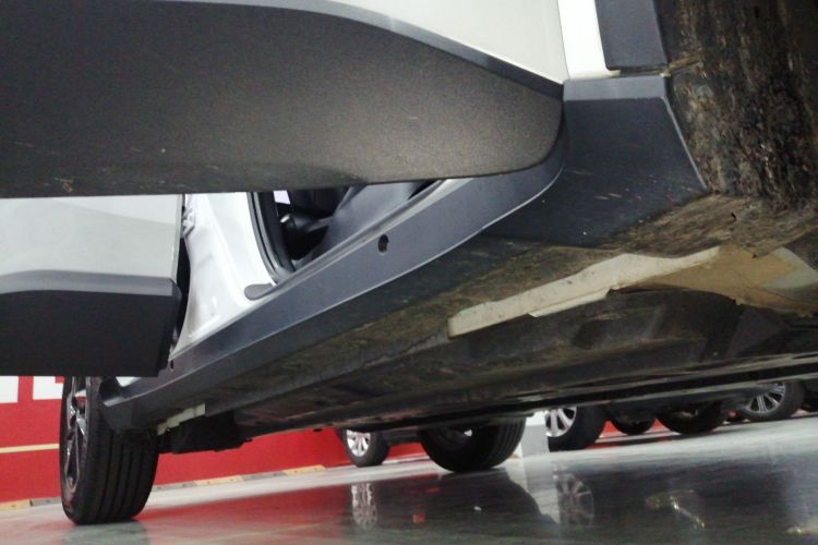 丰田C-HR 2021款 2.0L 豪华版局部细节9001