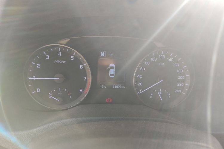 现代 领动 2016款 1.6L 自动智炫·精英型中控内饰14