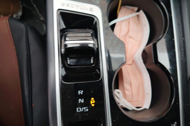 奔腾B70 2025款 龙耀版 1.5T 欢享型中控内饰18