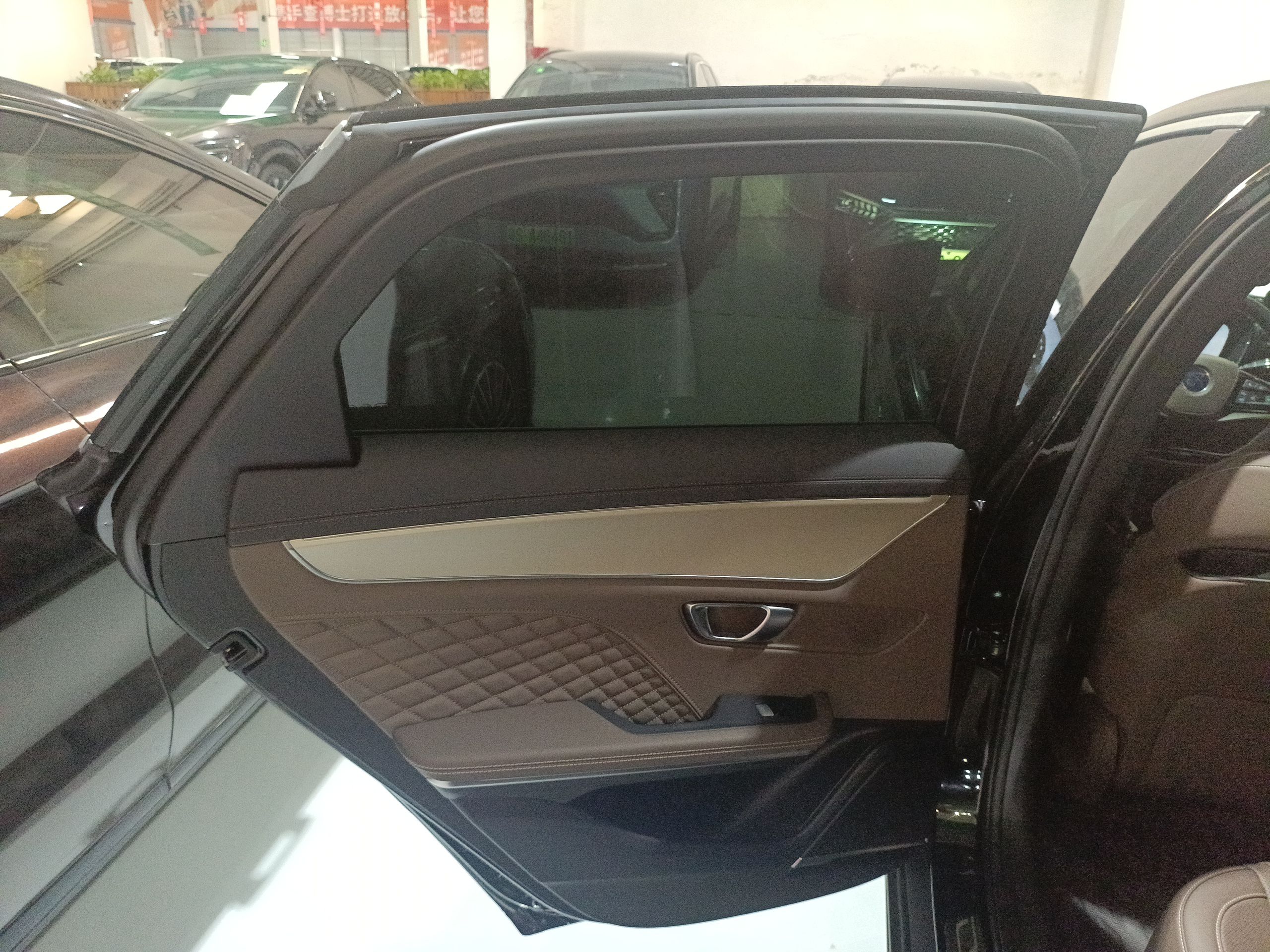 比亚迪 汉 2024款 DM-i 荣耀版 121KM 精英型