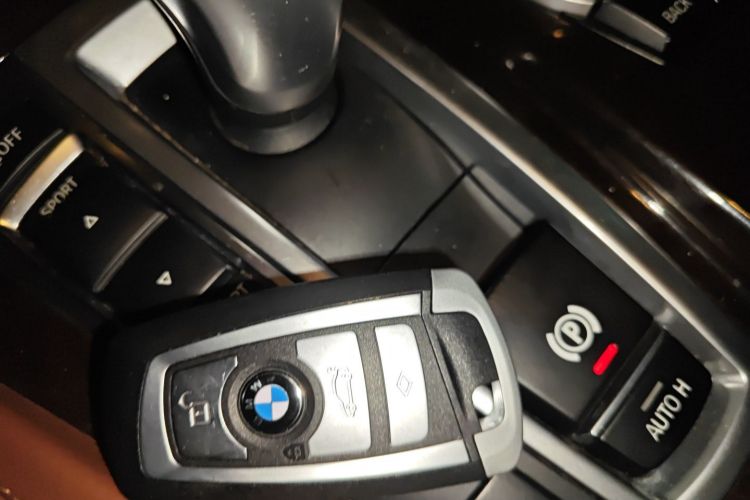 宝马5系 2017款 525Li 领先型中控内饰11