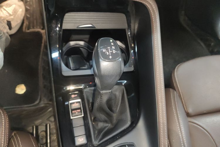 宝马X1 2019款 xDrive20Li 尊享型中控内饰18