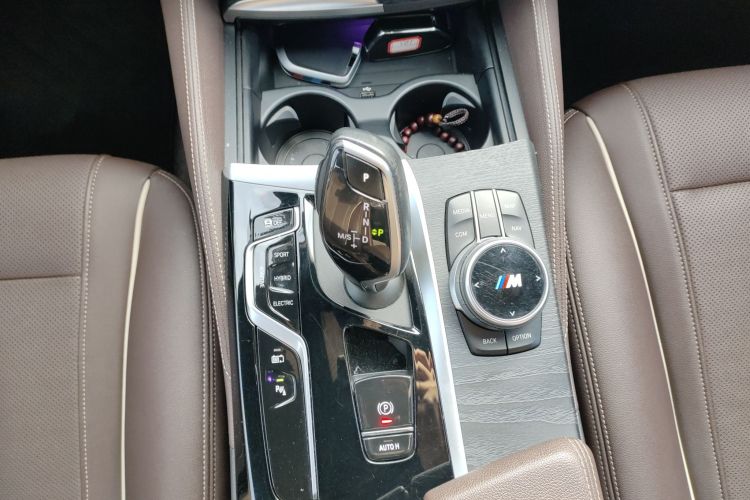 宝马5系新能源 2021款 535Le M运动套装中控内饰18