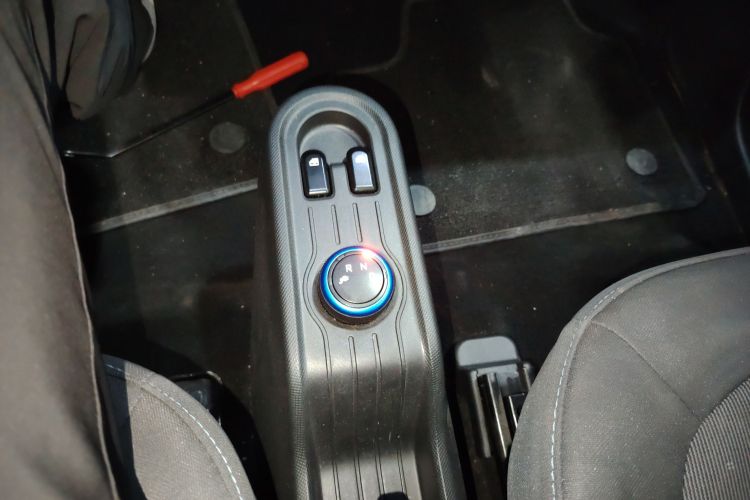 五菱汽车 宏光MINIEV 2021款 马卡龙夹心款 170km 磷酸铁锂中控内饰18