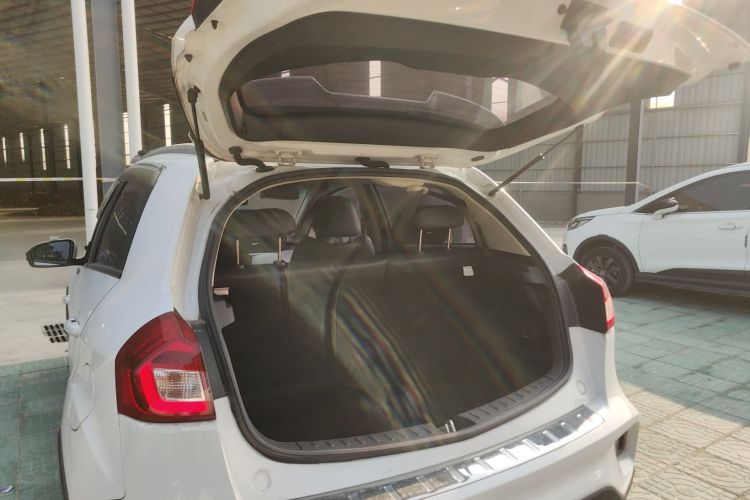 吉利汽车 远景X3 2017款 1.5L 自动精英型机舱底盘23