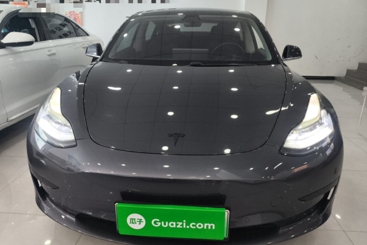 特斯拉 Model 3 2019款 标准续航后驱升级版车身外观2