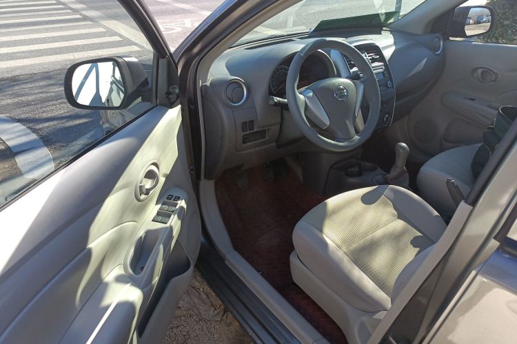 日产 阳光 2015款 1.5XE 手动舒适版中控内饰7003