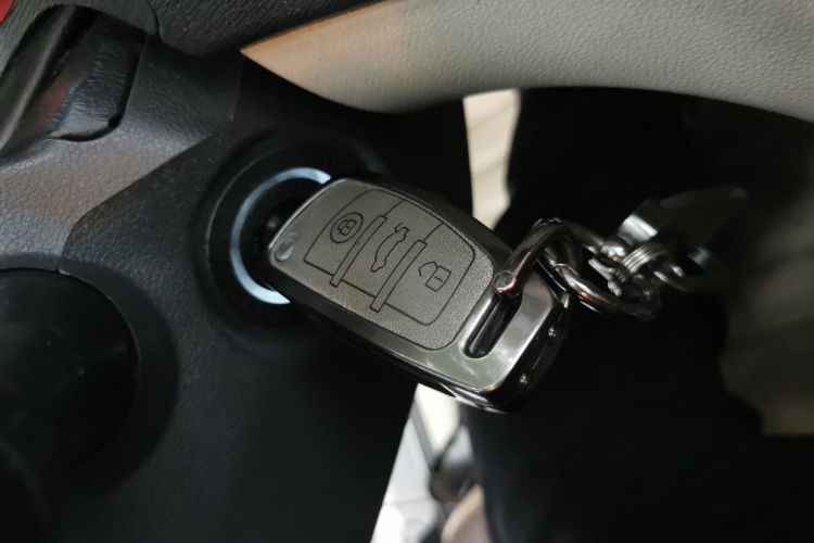 奇瑞 艾瑞泽7 2015款 1.6L CVT致领版中控内饰11