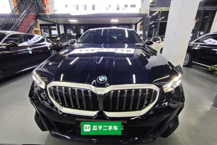 宝马5系 2025款 530Li 领先型 M运动套装车身外观6001