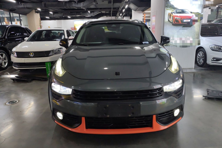 领克02 2018款 1.5T DCT两驱耀Pro版 国V车身外观2