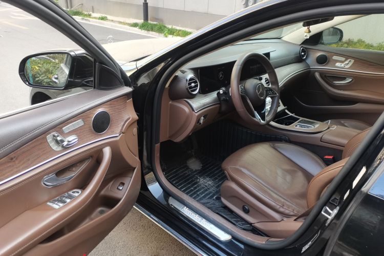 奔驰E级 2021款 E 300 L 时尚型中控内饰20