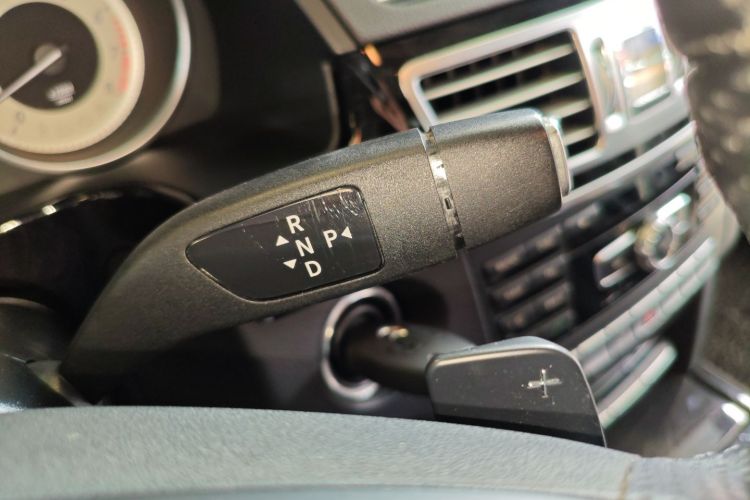 奔驰E级 2014款 改款 E 300 L 运动型局部细节18