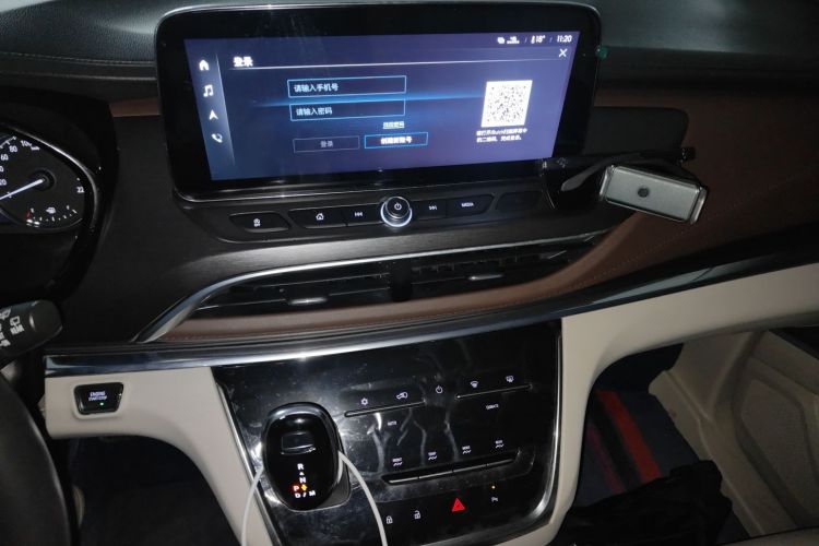 别克GL8 2022款 陆上公务舱 652T 豪华型中控内饰16