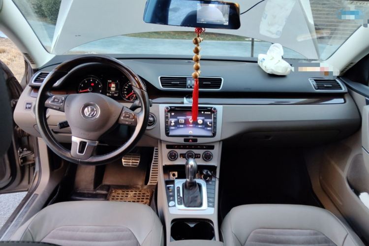 大众 迈腾 2015款 改款 2.0TSI 尊贵型中控内饰12