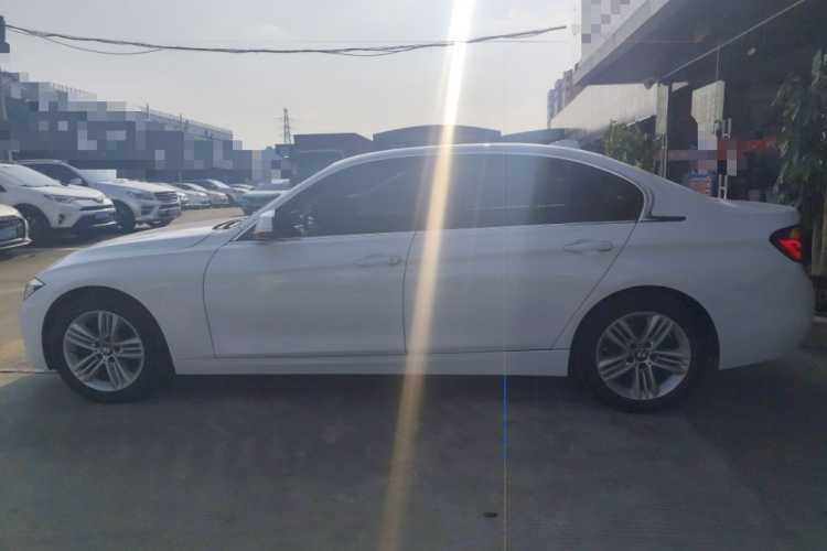 宝马3系 2017款 320Li 时尚型车身外观4