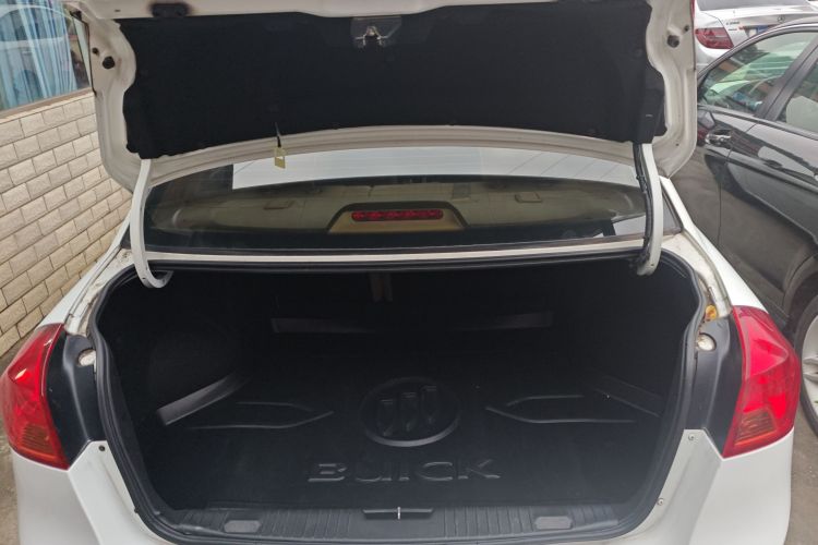 别克 凯越 2013款 1.5L 自动经典型机舱底盘23