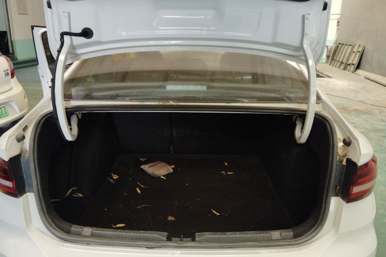 大众 朗逸 2023款 1.5L 自动得逸版机舱底盘23