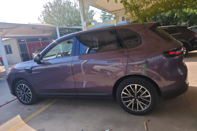 零跑汽车 零跑B10 2025款 510激光雷达版车身外观4