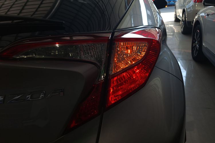 丰田 奕泽IZOA 2018款 2.0L 奕驰版 国VI车身外观9