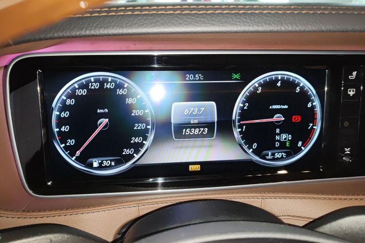 奔驰S级 2014款 S 500 L中控内饰14