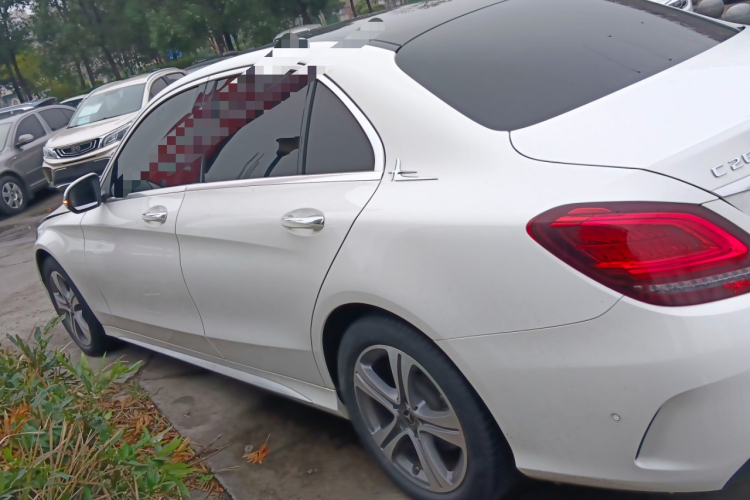 奔驰C级 2020款 改款 C 260 L 运动版车身外观4