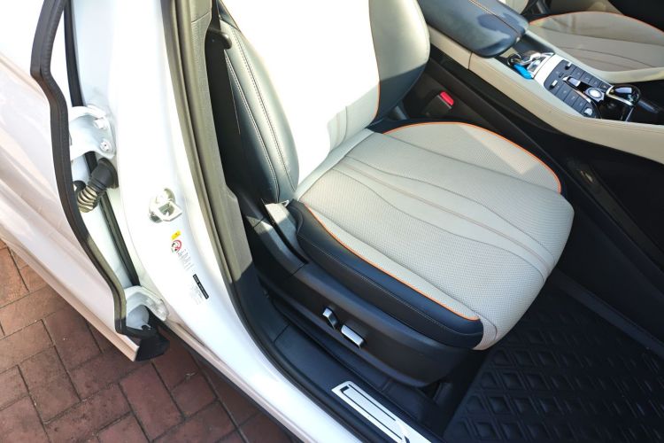 比亚迪 宋PLUS新能源 2023款 冠军版 DM-i 110KM 旗舰PLUS局部细节41