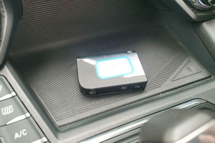 领克05 2020款 2.0TD 两驱耀Halo中控内饰11