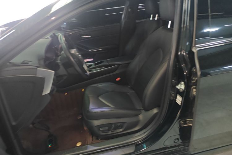 丰田 亚洲龙 2023款 2.0L 臻选版中控内饰19