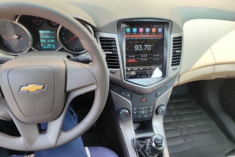 雪佛兰 科鲁兹 2015款 1.5L 经典 SE MT中控内饰16