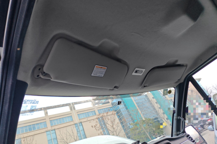 江铃福顺 2022款 2.0T 手动厢式运输车中轴中高顶3座中控内饰22