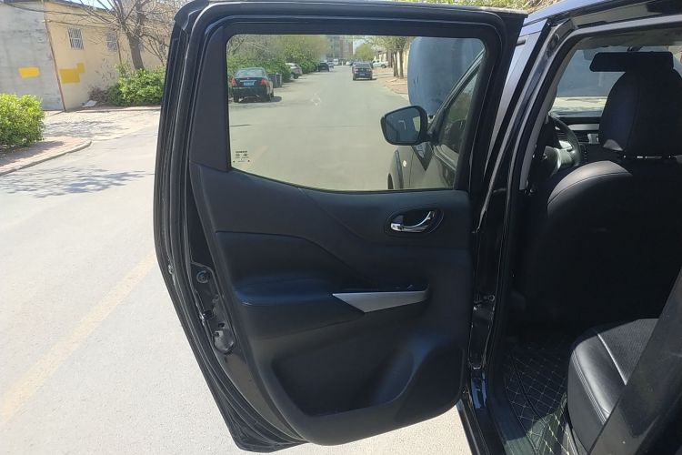 日产 纳瓦拉 2017款 2.5L自动两驱豪华版QR25中控内饰7008