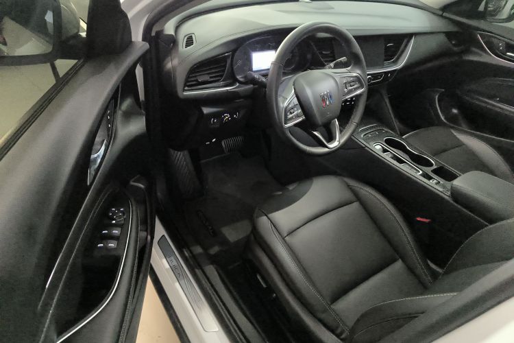 别克 君威 2024款 25T 超享版中控内饰20