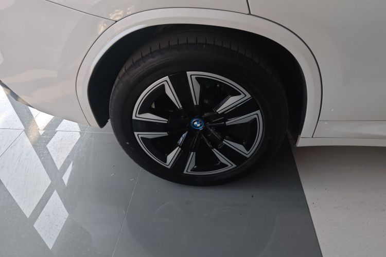 宝马iX3 2022款 改款 领先型车身外观6008