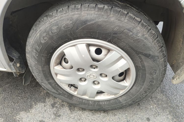 长安凯程 长安睿行M60 2023款 1.6L CNG舒适型客车6座车身外观10