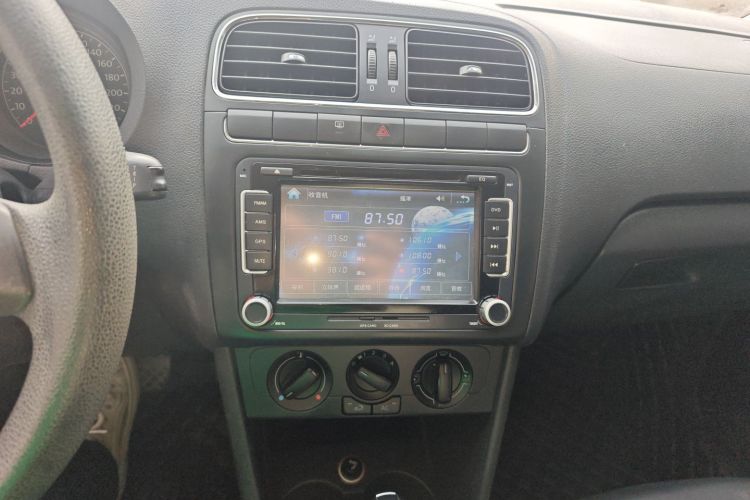 大众 Polo 2013款 1.4L 自动舒适版中控内饰16