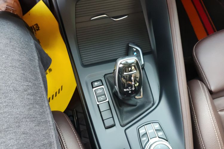 宝马X1 2021款 改款 sDrive25Li 领先型中控内饰18