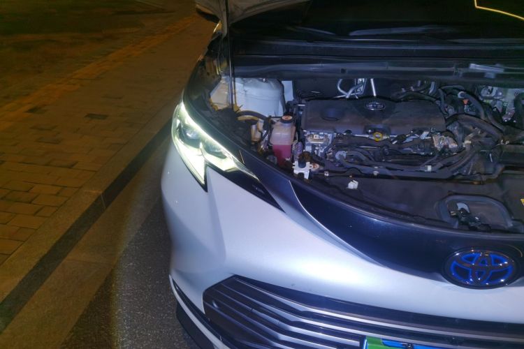 丰田 赛那SIENNA 2021款 2.5L混动 铂金版车身外观8