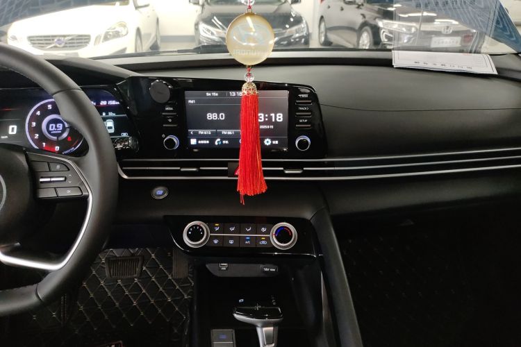 现代 伊兰特 2022款 1.5L CVT GLX精英版局部细节16