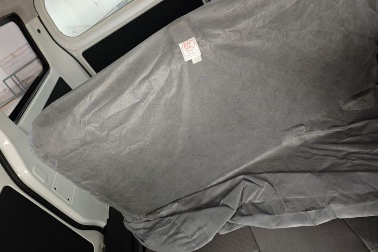 长安凯程 长安睿行EM60 2025款 客运版 舒适型 6座 300km 背掀门中控内饰21