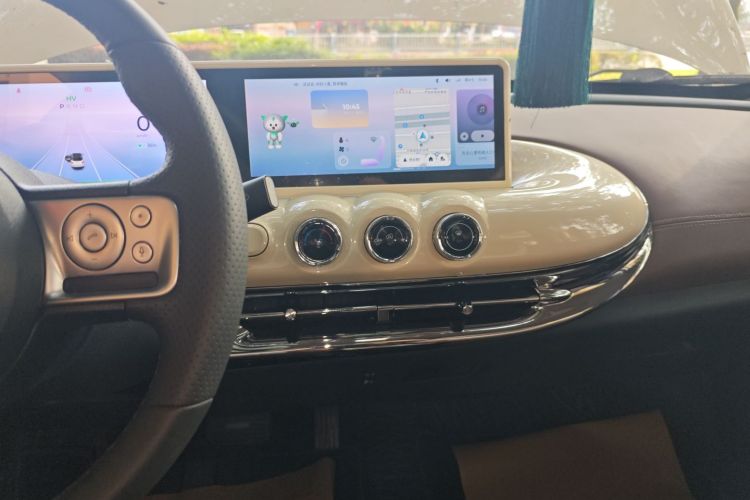 五菱汽车 五菱缤果 2023款 333km 灵犀互联款中控内饰16