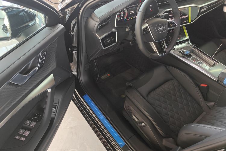 奥迪A6L 2026款 45 TFSI 臻选动感型中控内饰20